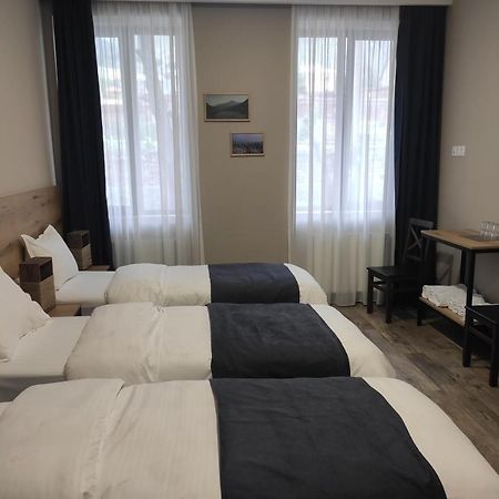 Northgate Hotel Kazbegi ภายนอก รูปภาพ