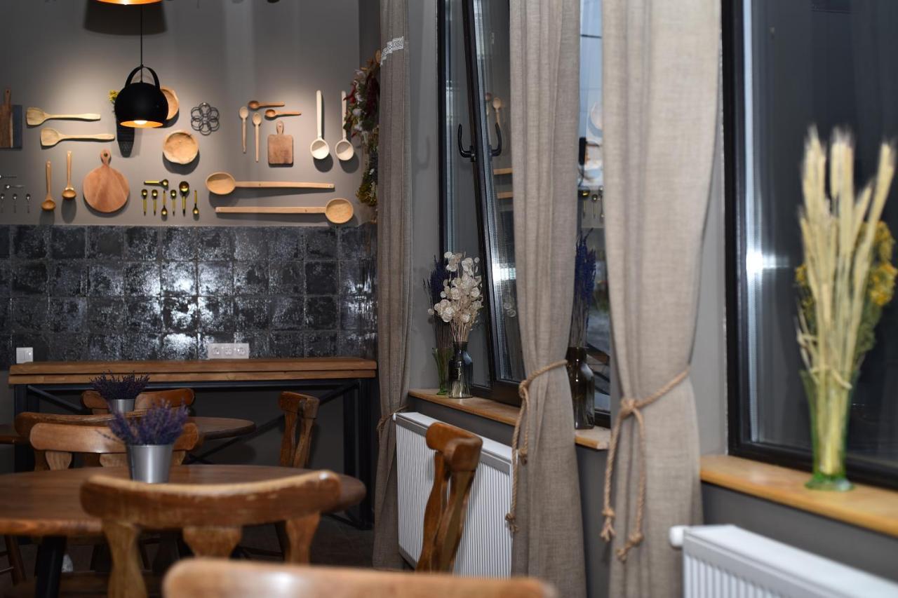 Northgate Hotel Kazbegi ภายนอก รูปภาพ