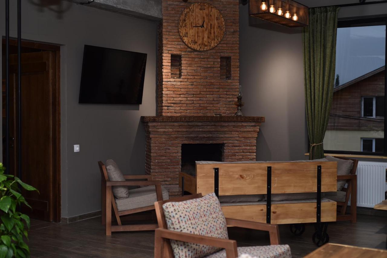 Northgate Hotel Kazbegi ภายนอก รูปภาพ