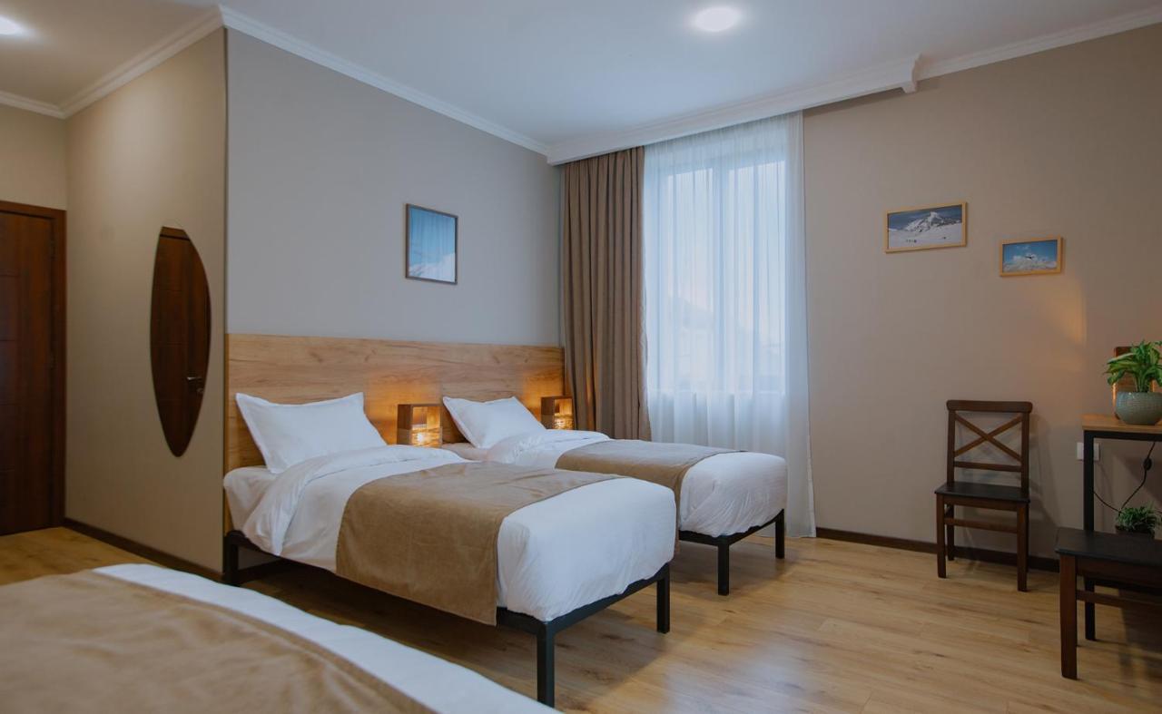 Northgate Hotel Kazbegi ภายนอก รูปภาพ