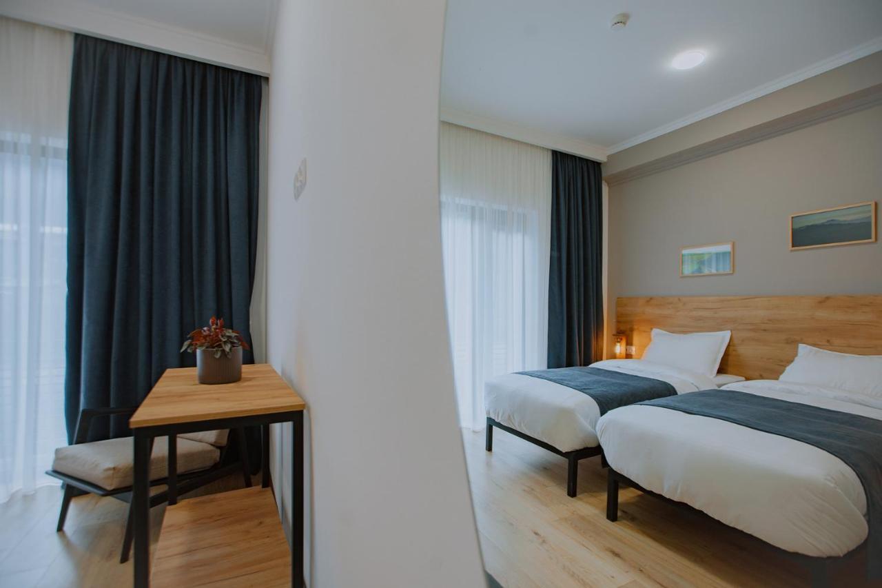 Northgate Hotel Kazbegi ภายนอก รูปภาพ