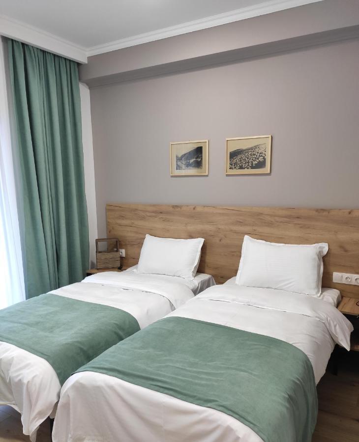 Northgate Hotel Kazbegi ภายนอก รูปภาพ